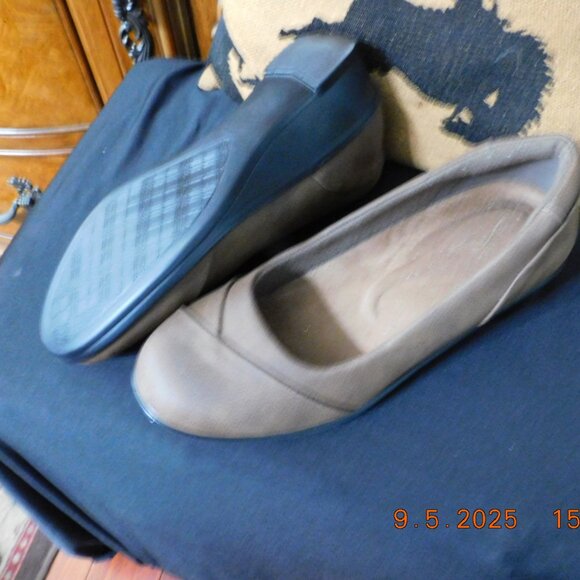 Easy Street New Comfort Brown Shoes - Picture 3 of 3